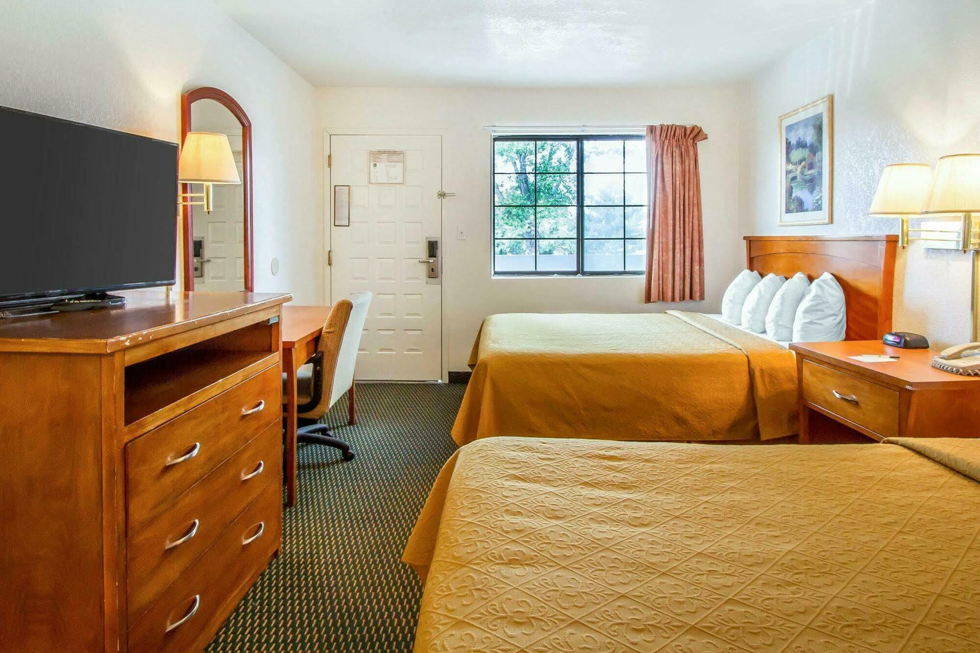 Quality Inn Flagstaff East I-40 Eksteriør billede