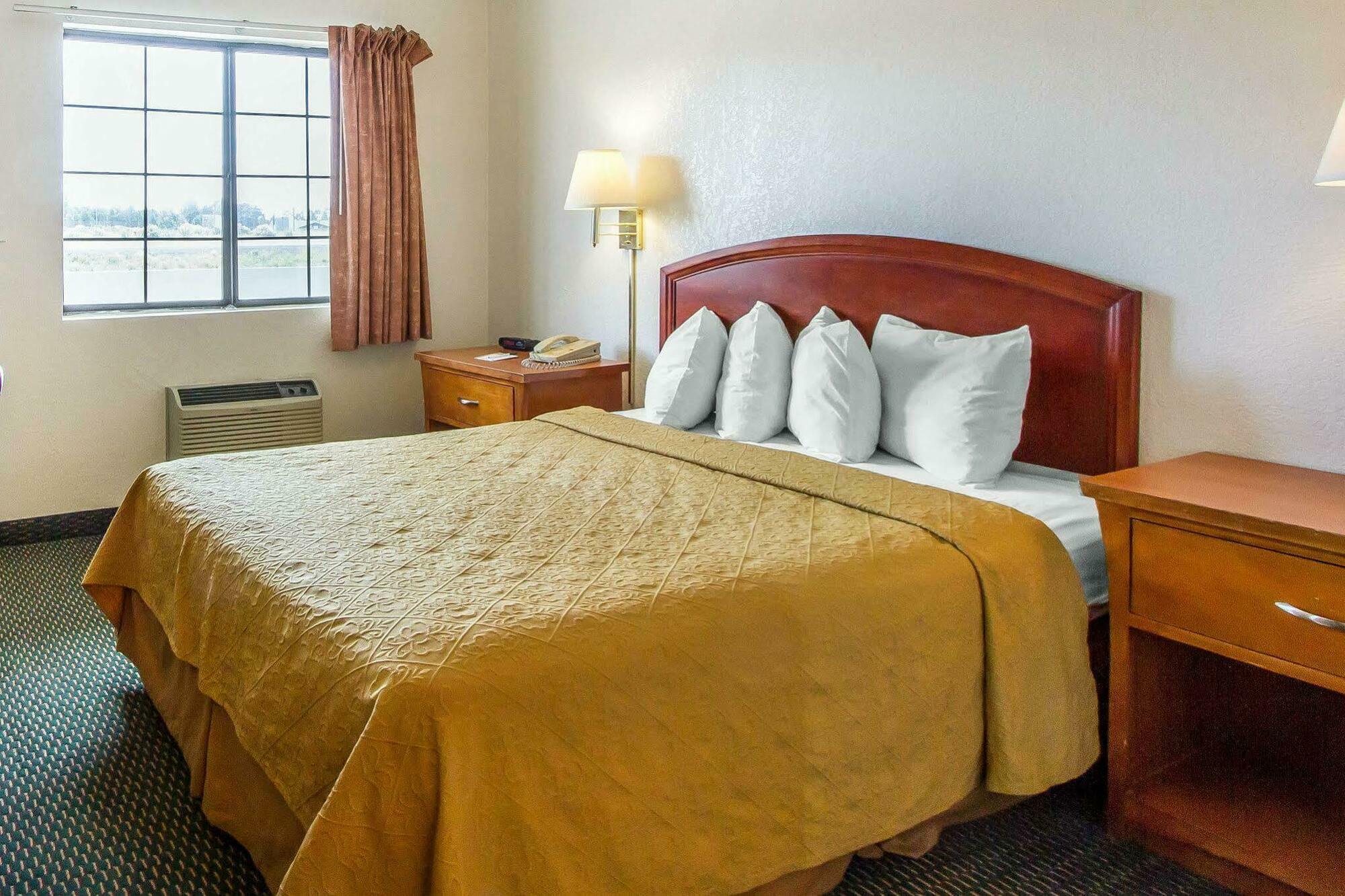 Quality Inn Flagstaff East I-40 Eksteriør billede