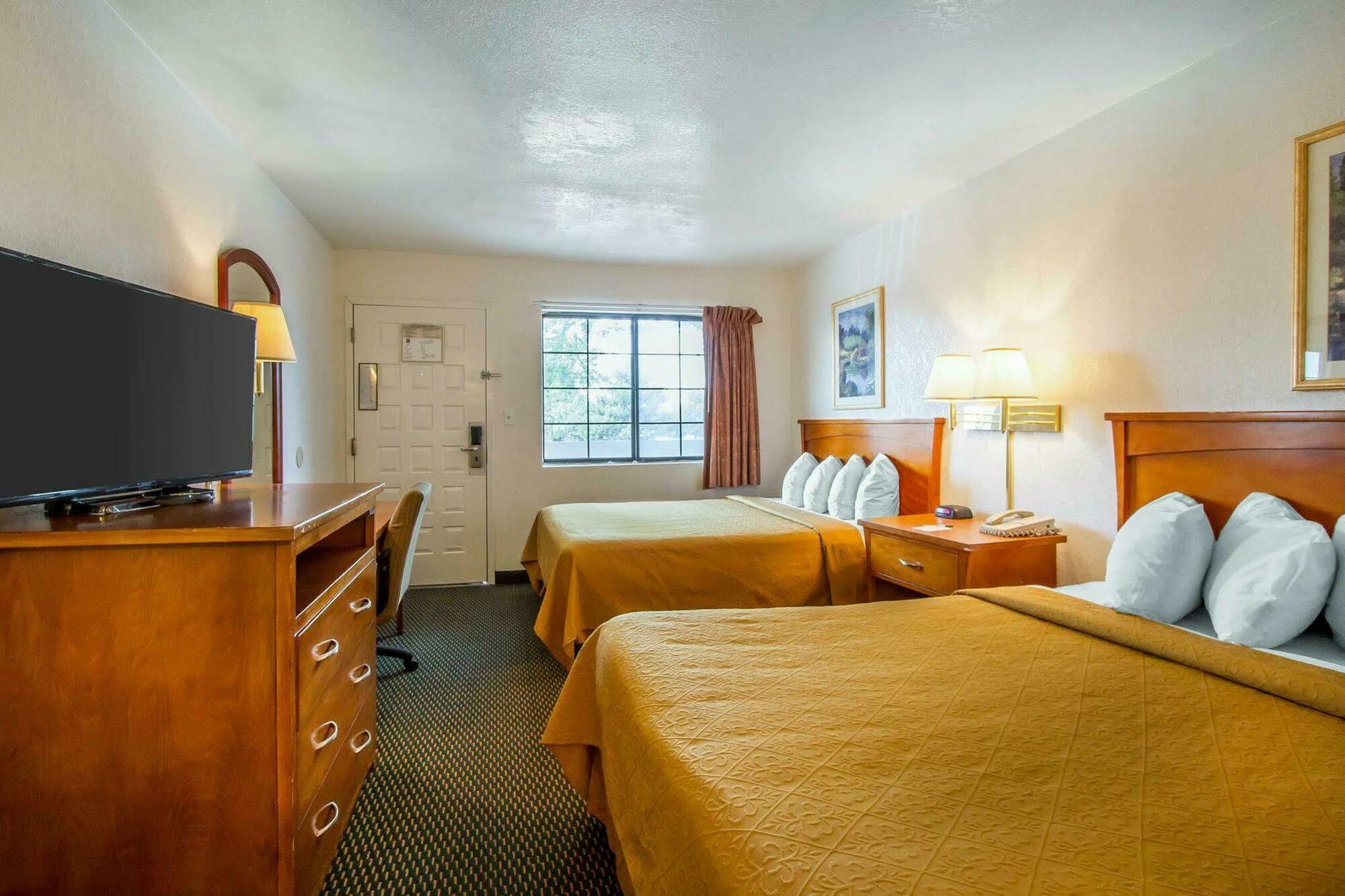 Quality Inn Flagstaff East I-40 Eksteriør billede
